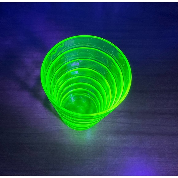 Vintage block optic Green uranium glass 10oz tumbler by Anchor Hocking - Picture 3 of 10